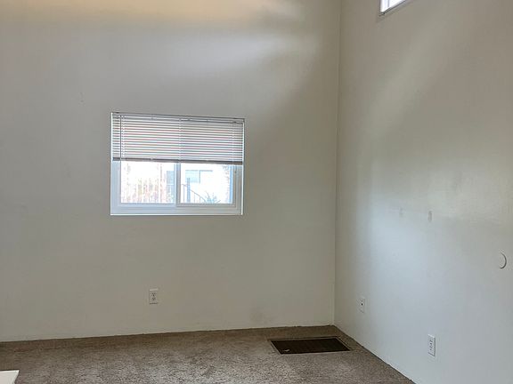 5th image of 4617 Larkspur St