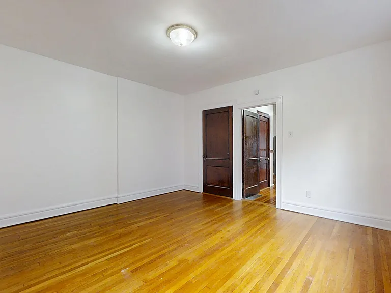 3704 Fairview Ave #2W — Photo 5