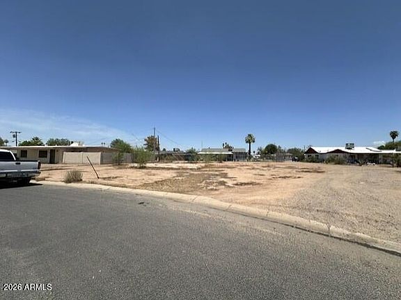 4th image of 610 W Wilson Place #14