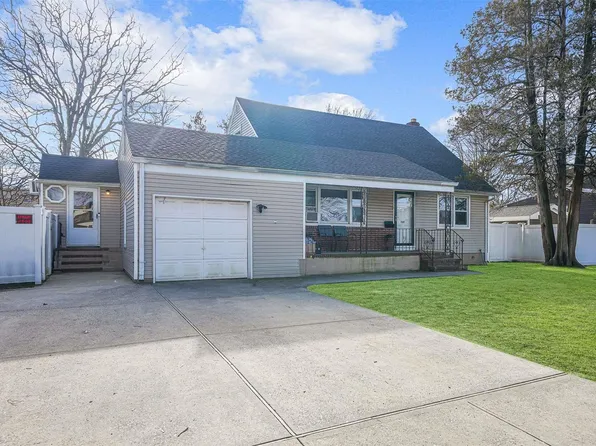 347 53rd Street, Lindenhurst, NY 11757