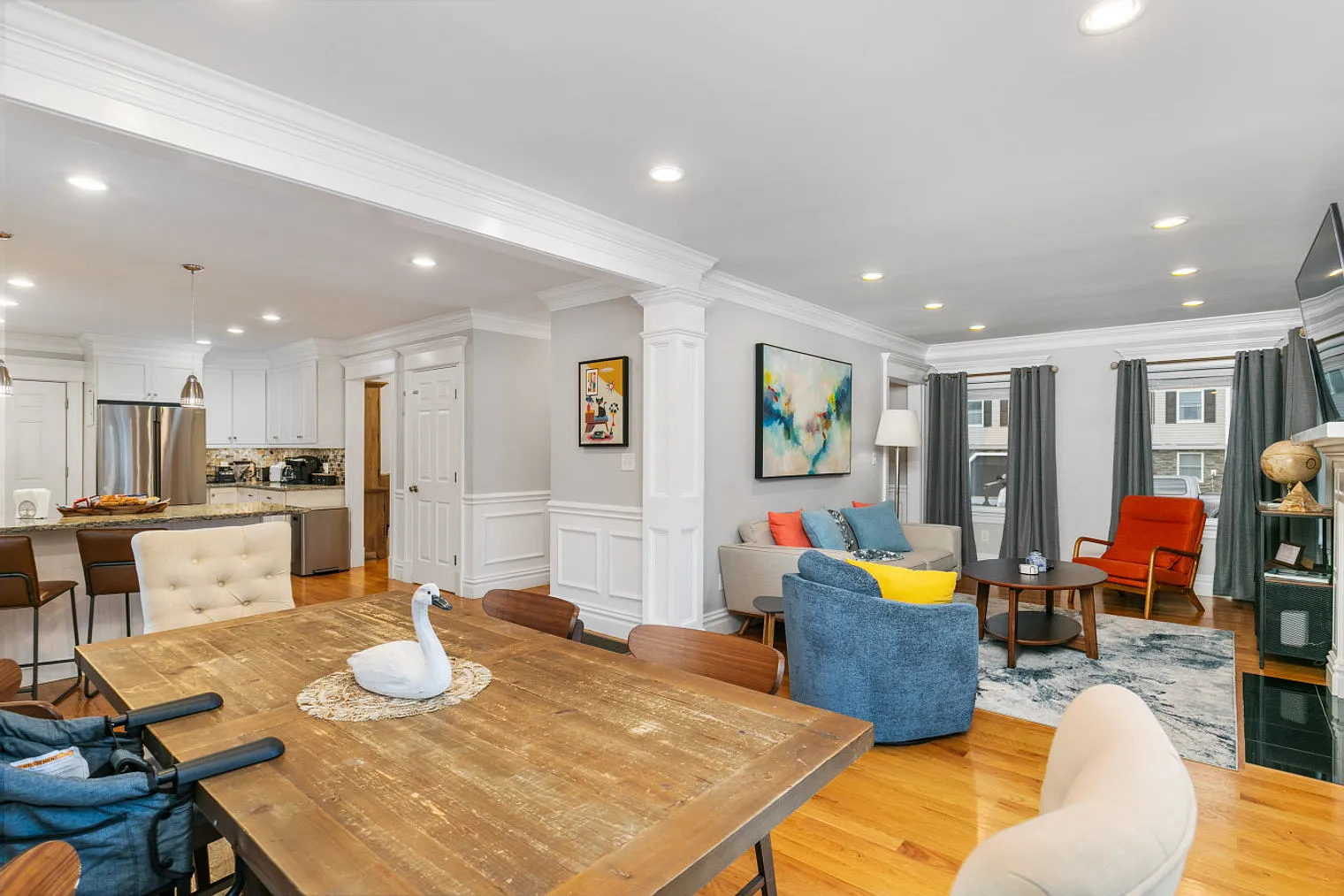 5 bed, 3.0 bath, $8,199 — Photo 2