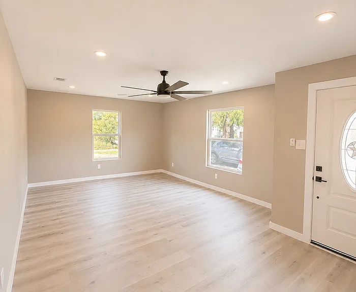 504 E Mason St — Photo 4