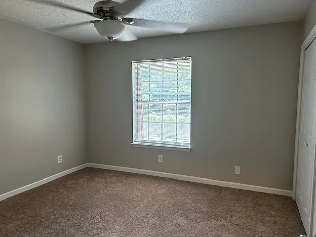 Bowmanor Garden Apartments — Photo 45