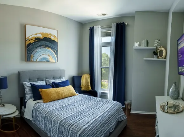 329 S Leavitt St #2, Chicago, IL 60612