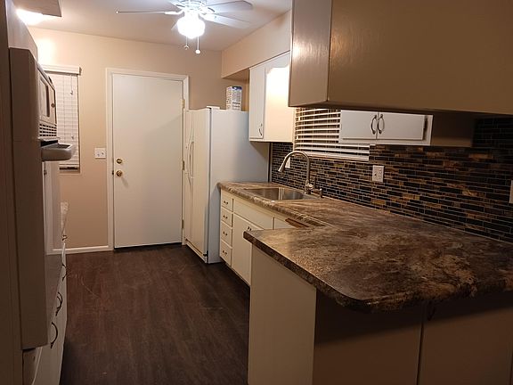 3rd image of 10816 W Crosby Dr