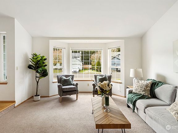 3rd image of 7211 Bonnieville Place SE