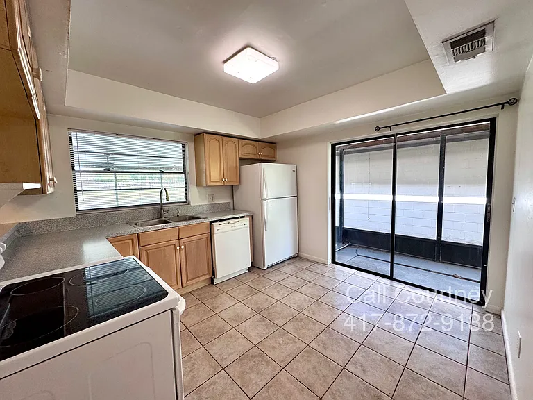 4735 Grove Point Dr — Photo 6