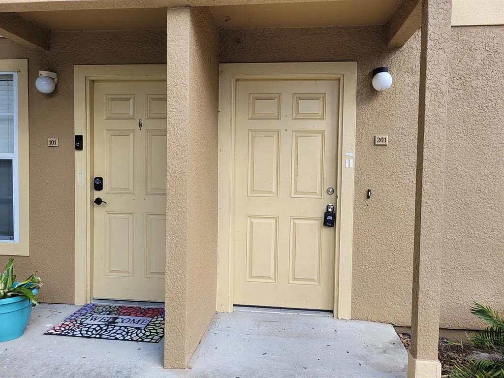 3 bed, 2.0 bath, 1278 sqft, $1,595 — Photo 2