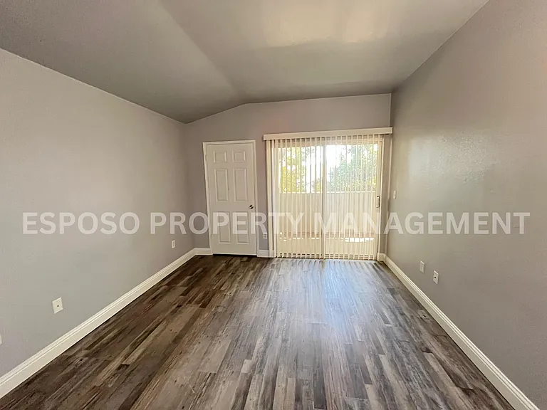 1565 W Swift Ave #205 — Photo 7