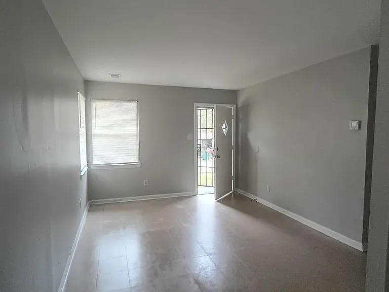 2551 Dakar Ave — Photo 10