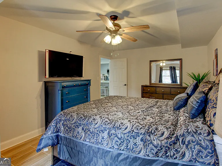 4915 Lake Forest Dr SE — Photo 15