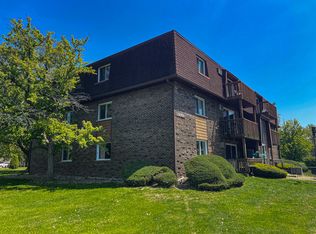 19360 Wolf Rd APT 8, Mokena, IL