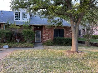 829 Ash Grove Ln, Desoto, TX 75115