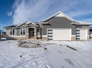 8900 E Basswood Ln, Sioux Falls, SD 57110