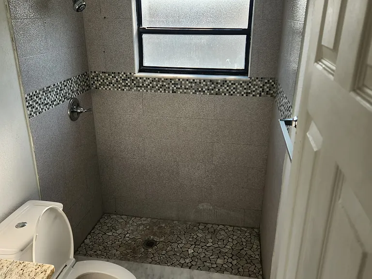 8518 Woodlake Dr #1 — Photo 31