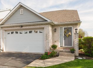 3891 S Pointe Dr, Dekalb, IL 60115