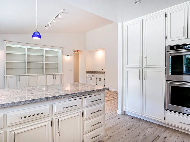 118 Van Buren Ct — Photo 8