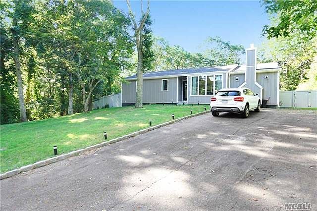 1st image of 6 Arbor Ln