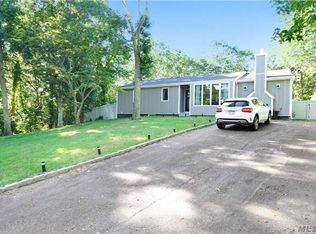 6 Arbor Ln, Hampton Bays, NY 11946