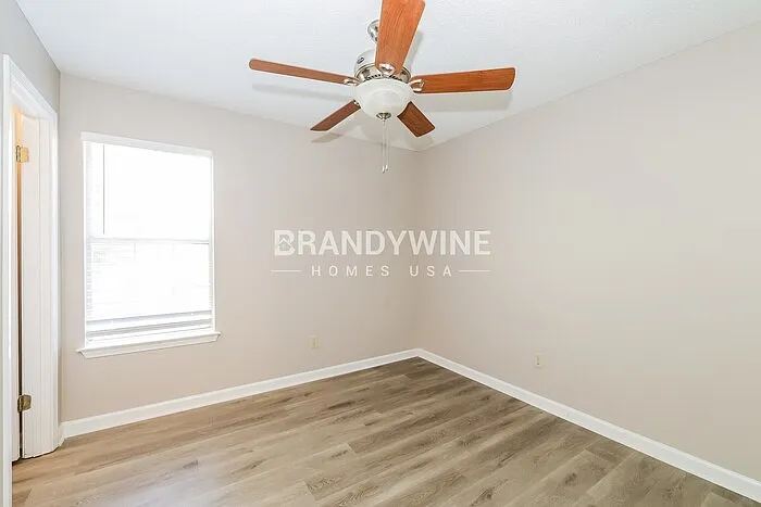 8077 Sandywood Ln — Photo 16