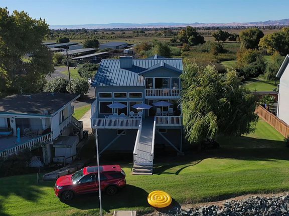 4th image of 3777 Willow Rd