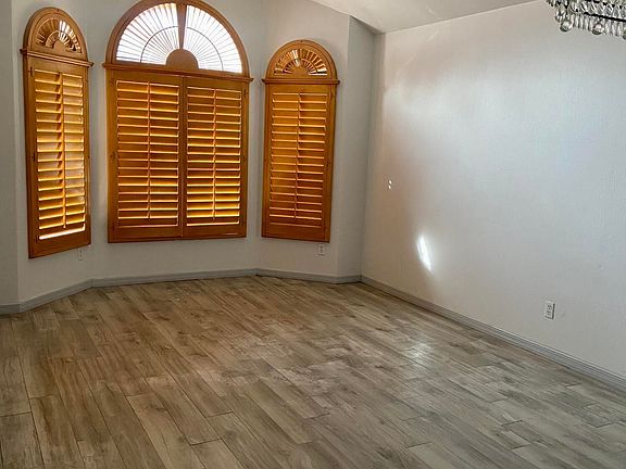 3rd image of 98 Torrey Pines Dr