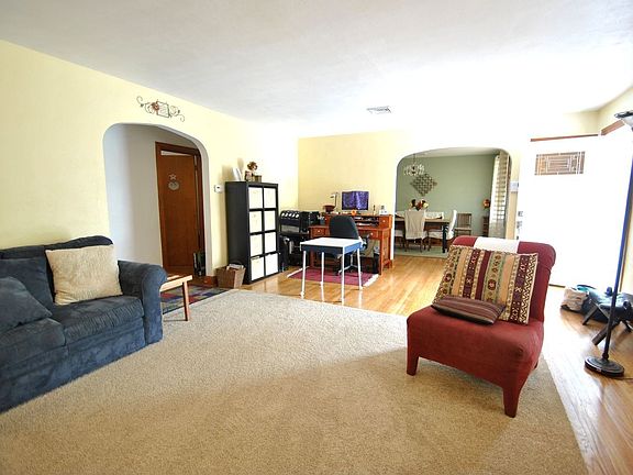 4th image of 242 W Balview Ave
