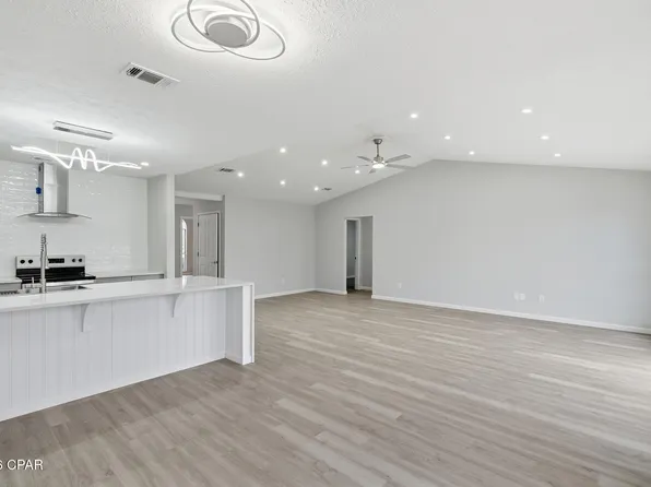 1434 Santa Anita Dr, Lynn Haven, FL 32444