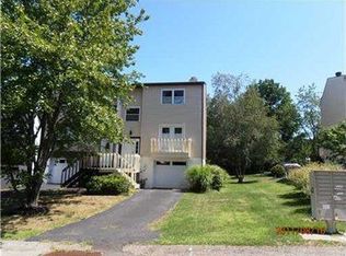 3211 Camberly Dr, Gibsonia, PA