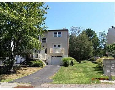 3211 Camberly Dr photo 1