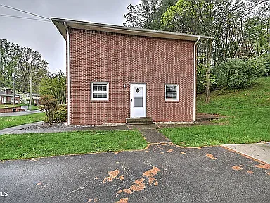 128 Sycamore Dr #128 — Photo 8