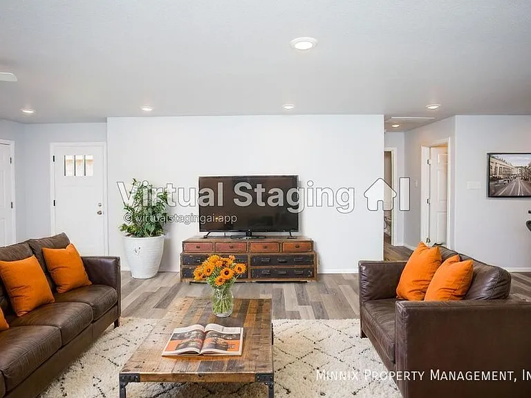 8623 10th St — Photo 2