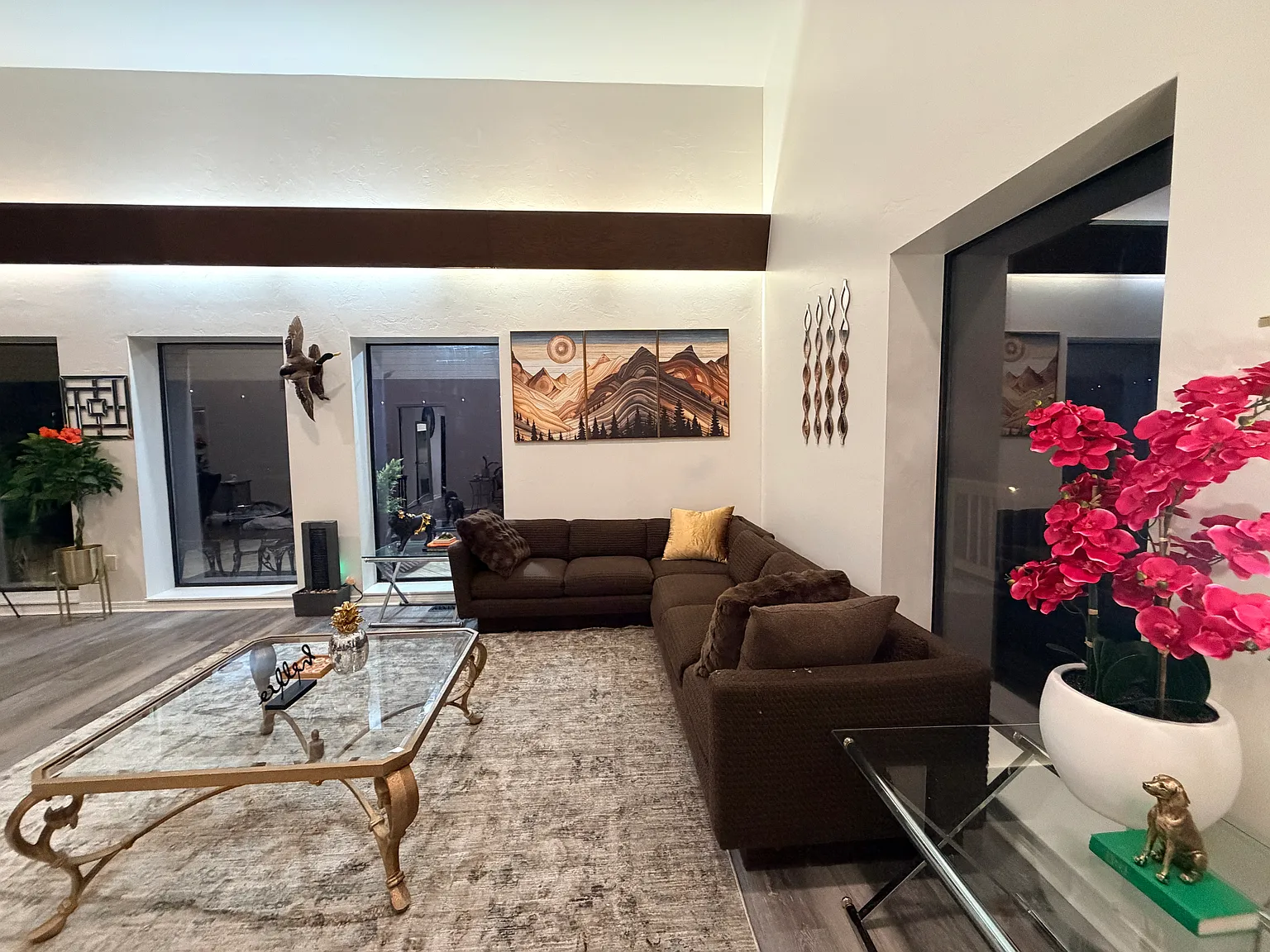 4 bed, 2.5 bath, 2900 sqft, $2,973 — Photo 2