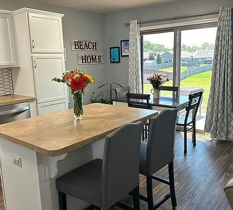 3rd image of 8717 Black Oak Drive