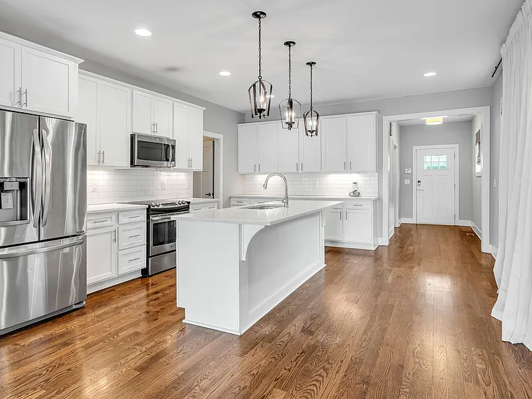 509A Moore Ave — Photo 12