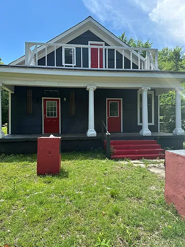 1065 S 4th St Photo 1