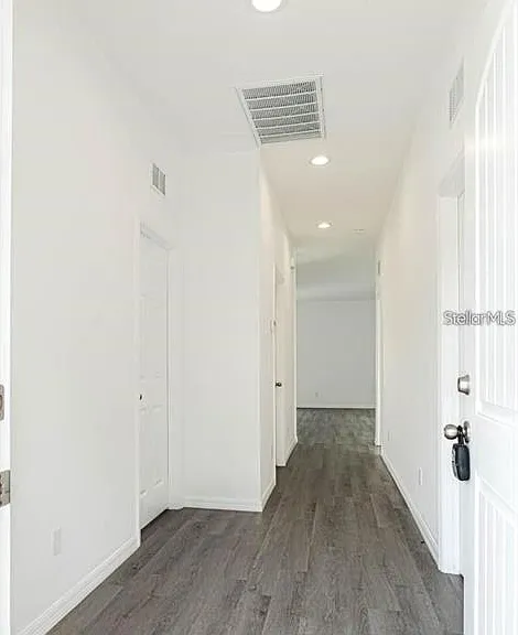 561 Wildmer Rd SW — Photo 2