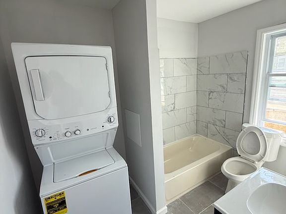 4th image of 523-525 Richey Ave #2
