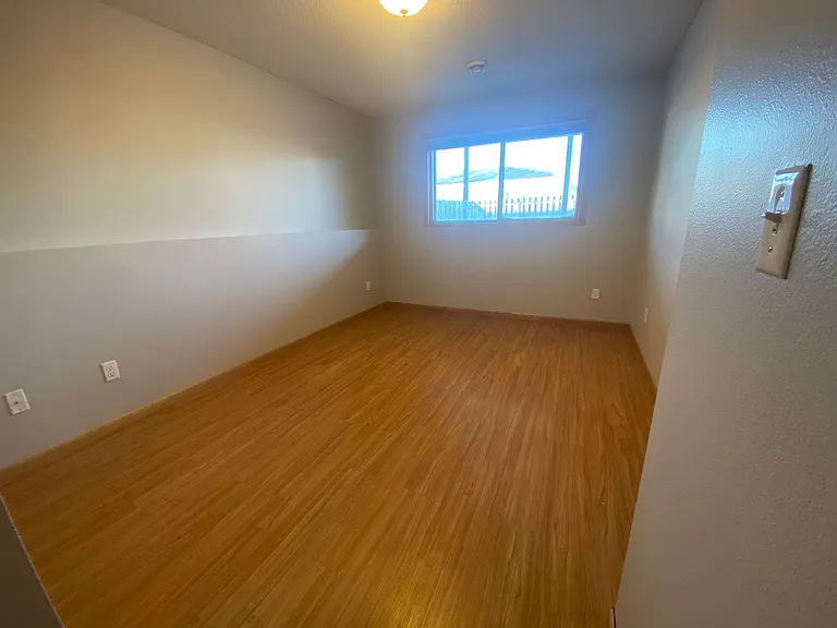 2570 Amber Valley Ct S — Photo 40