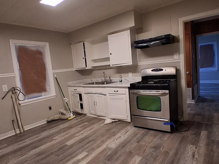 829 Poplar St — Photo 9