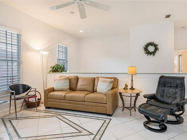 2383 Ravenna Blvd #Penthouse 202 — Photo 16