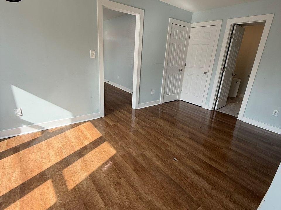 2nd image of 1015 Venable Ave