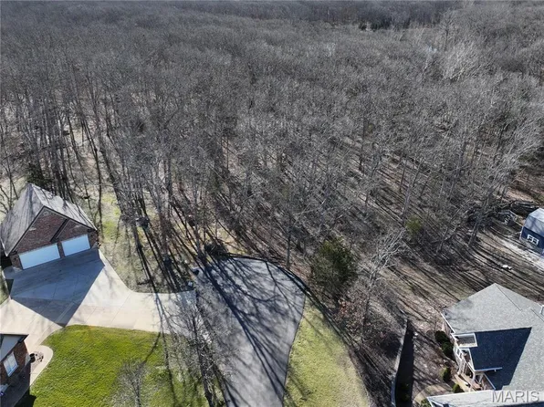 3 Woodbridge Creek Dr, Wentzville, MO 63385