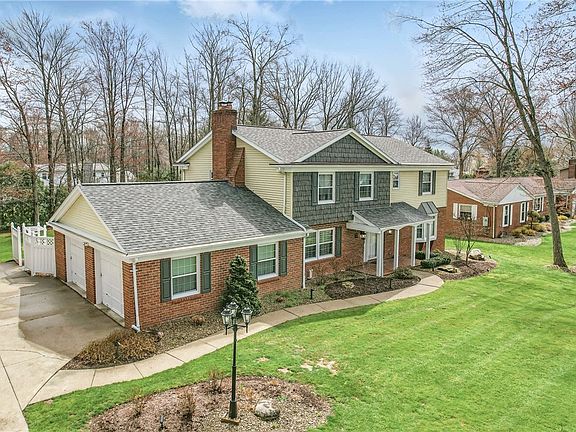 2nd image of 689 Tanglewood Dr