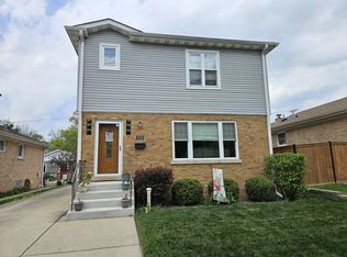 6710 W Harts Rd, Niles, IL 60714