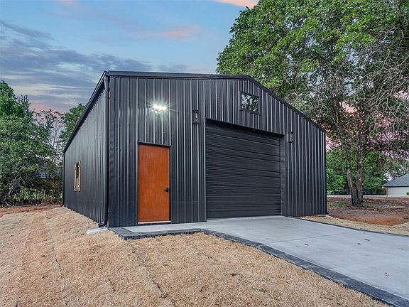 2nd image of 14 Hackney Dr