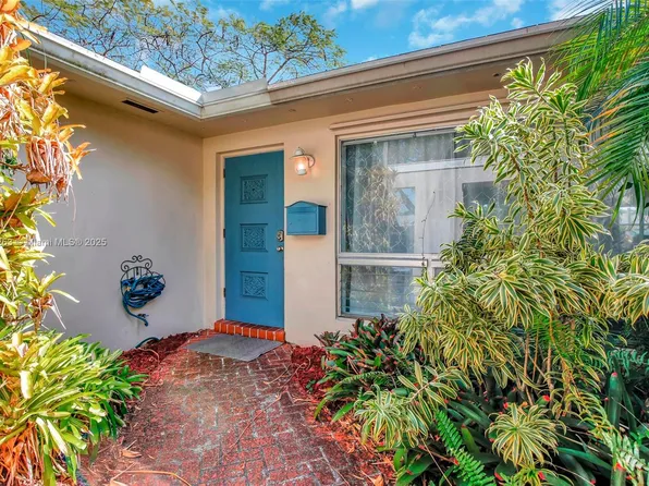 5640 SW 3rd St, Plantation, FL 33317