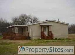 1160 Mesquite Rd, Wallis, TX 77485