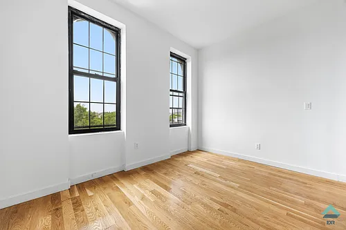 441 Wilson Ave Photo 1