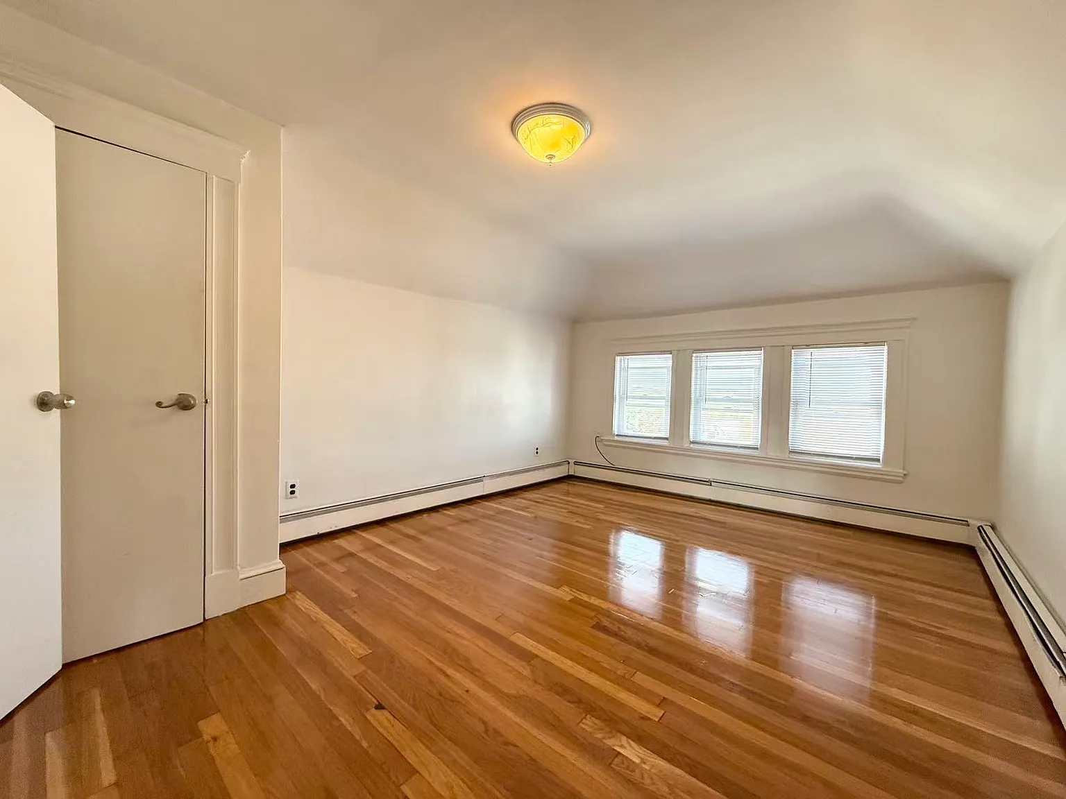 1 bed, 729 sqft, $2,000 — Photo 2